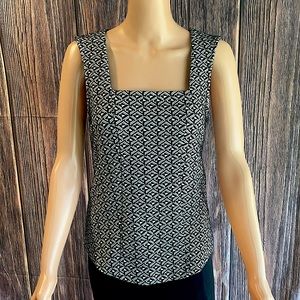 Anthropologie 9-H15 black and white pattern size small blouse
